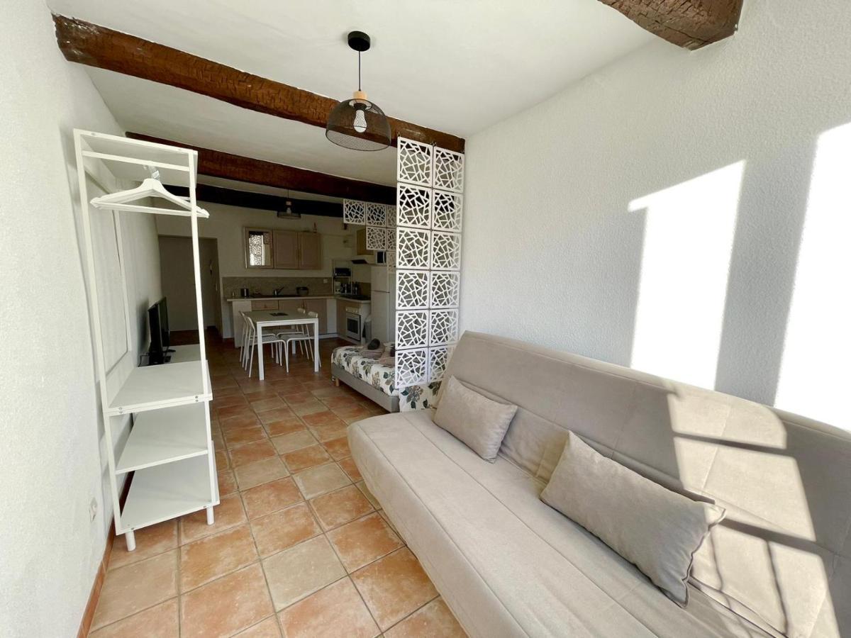 Cote Place Riez Luaran gambar